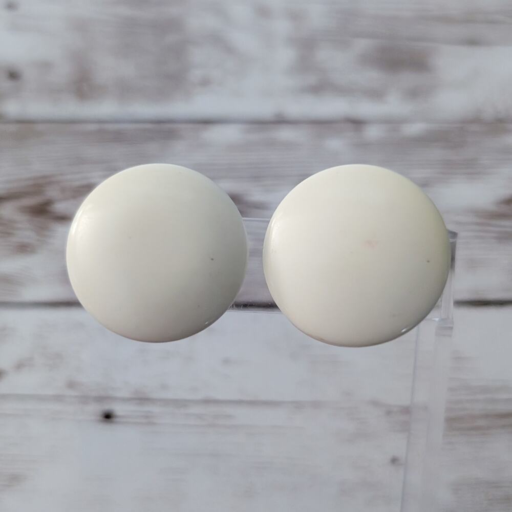 Vintage Clip On Earrings Cream Retro 1 & 1/8"